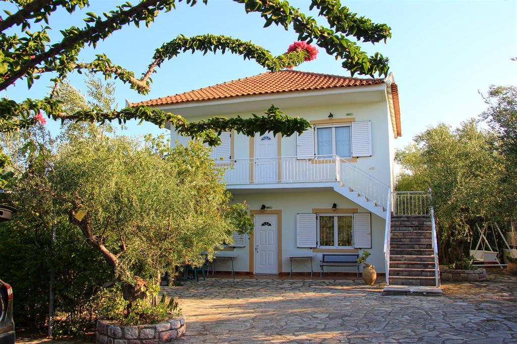 Eleni Houses Kómboi Exterior foto